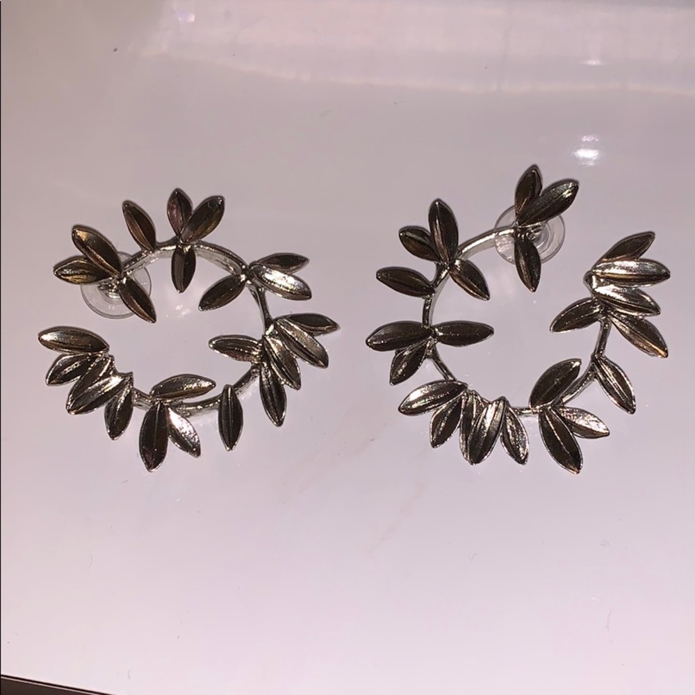 NWT Oscar de la renta earrings